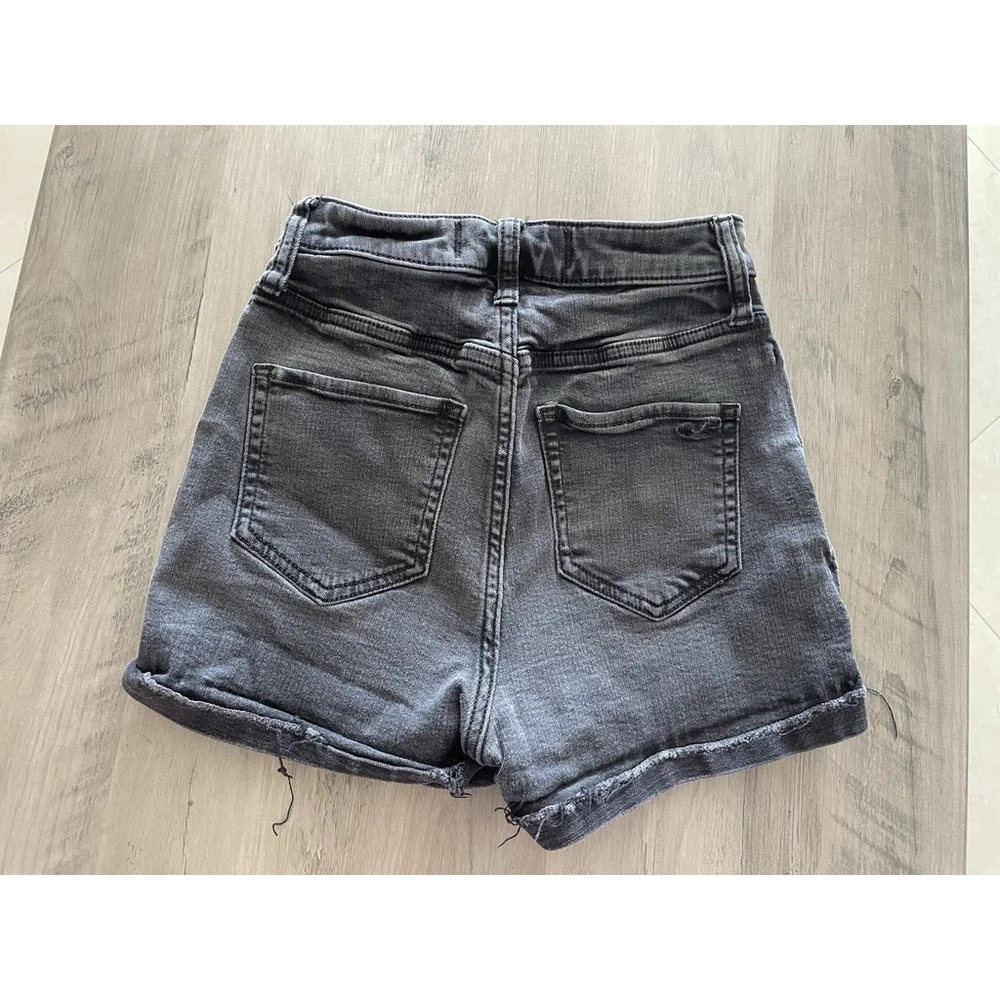 Hollister Curvy Ultra High Rise Mom Shorts 3